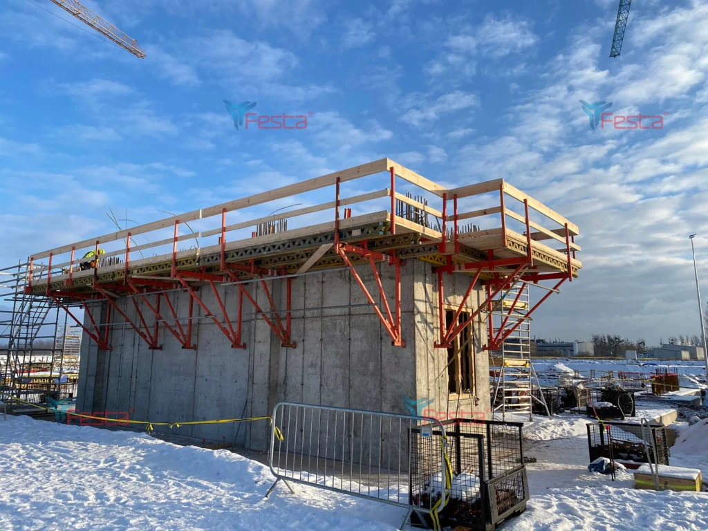 Dostawa pomostow roboczych CB systemu PERI – Konin