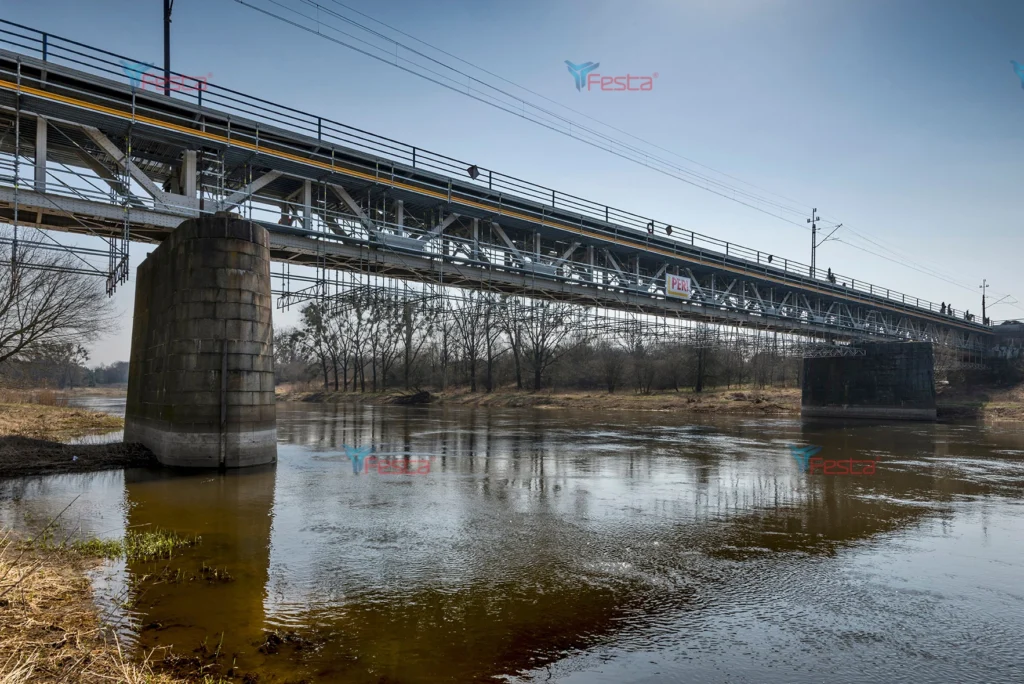 Rusztowanie nad wodą w Obornikach Wielkopolskich k. Poznania - Grupa Festa Rusztowania