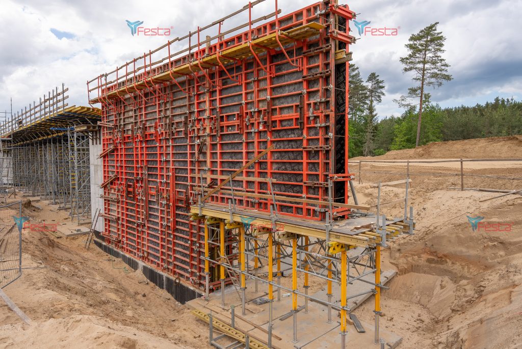 Deskowanie PERI Leszno